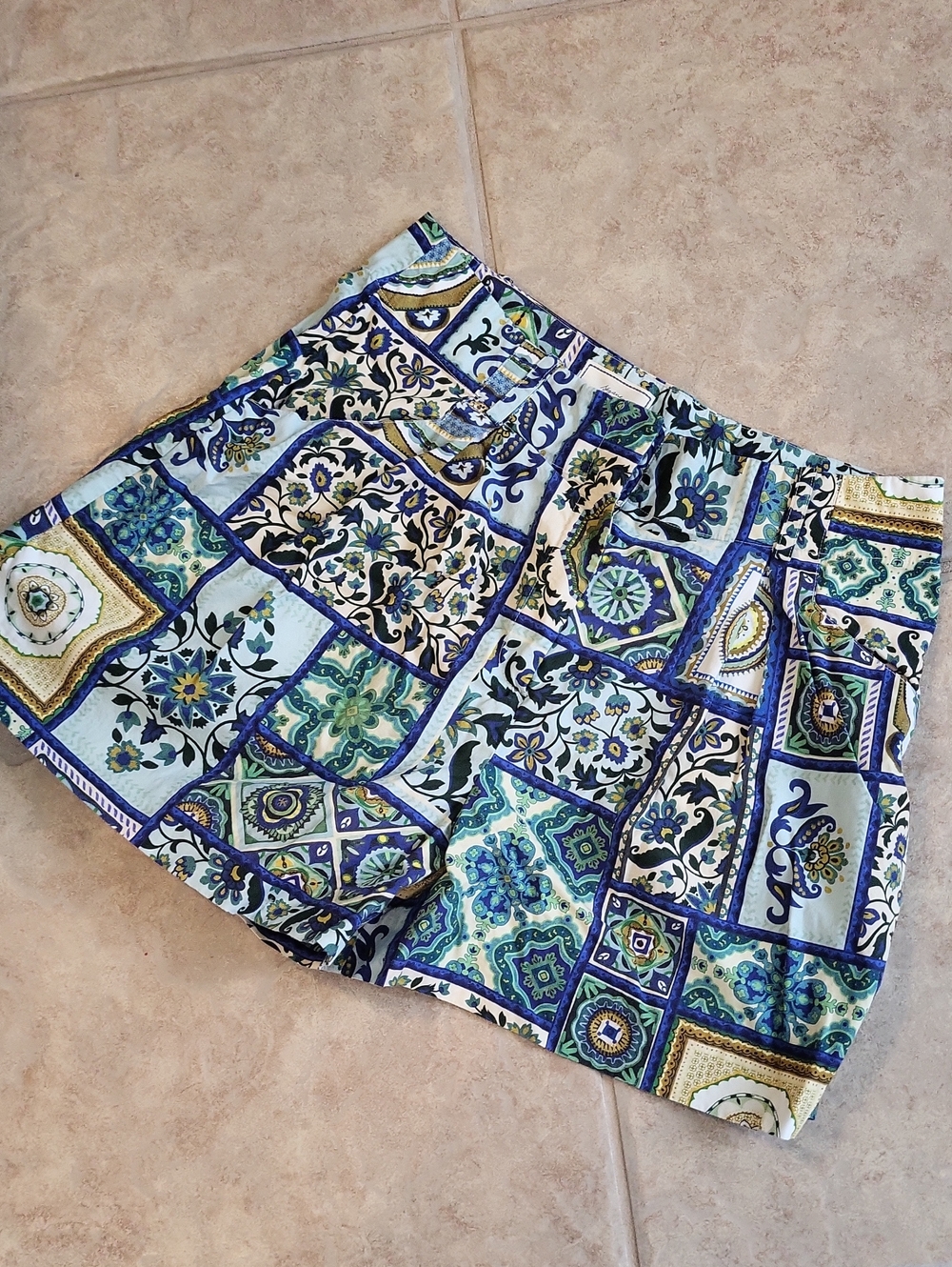 Sezane Patterned Tile-Print Women’s Summer Shorts — Blue & Green
